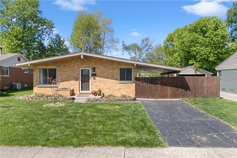 Photo of 3355 Pobst Drive, Dayton, OH 45420 (MLS # 957181)