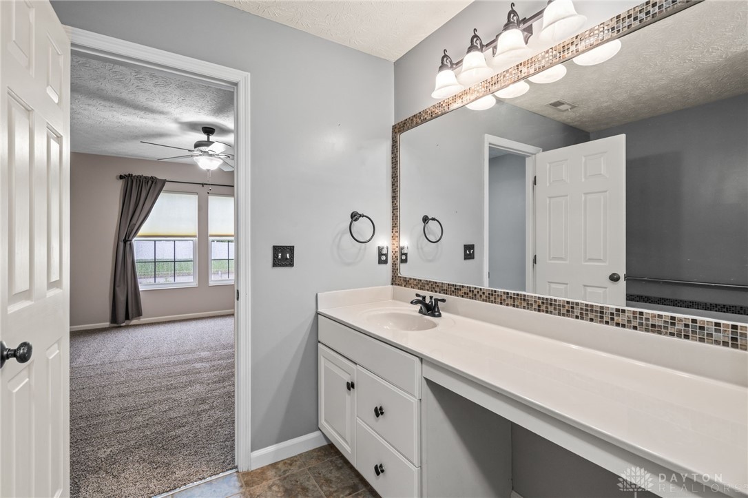 2750 Twin Lakes Drive, Troy, Ohio image 25