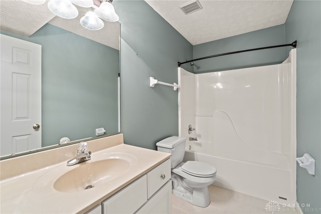 2750 Twin Lakes Drive, Troy, Ohio image 31