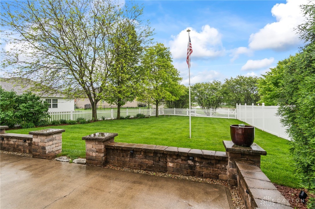 2750 Twin Lakes Drive, Troy, Ohio image 39