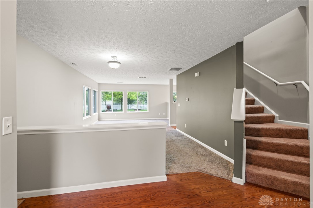 2750 Twin Lakes Drive, Troy, Ohio image 5