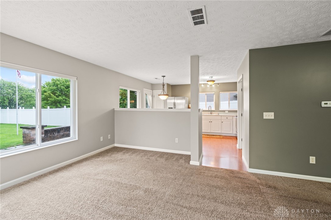 2750 Twin Lakes Drive, Troy, Ohio image 11