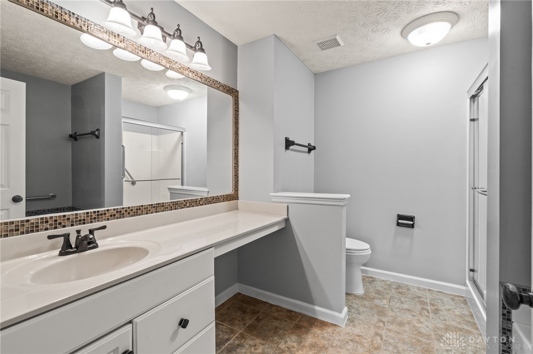 2750 Twin Lakes Drive, Troy, Ohio image 21