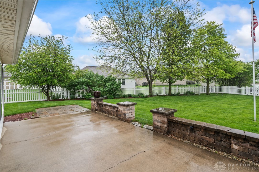 2750 Twin Lakes Drive, Troy, Ohio image 38