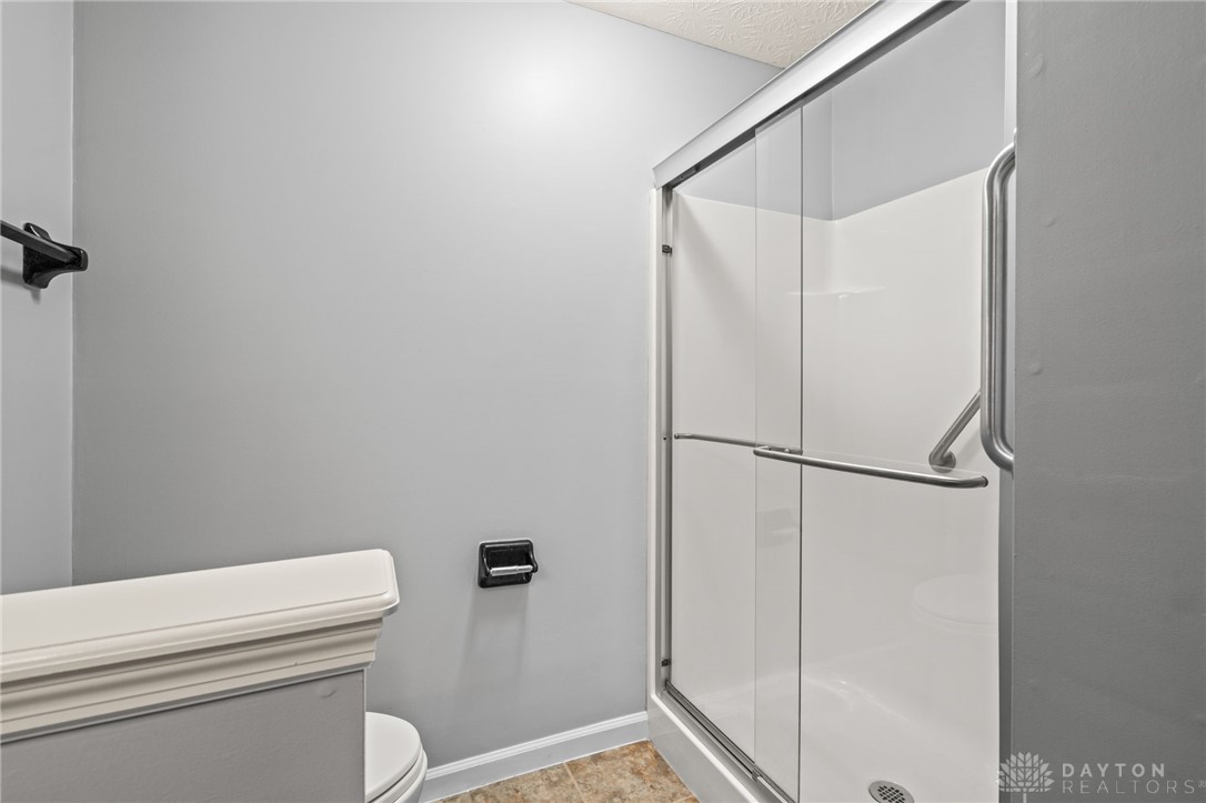2750 Twin Lakes Drive, Troy, Ohio image 22