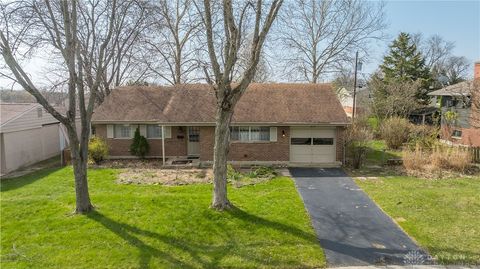 Photo of 454 Goldleaf Avenue, Vandalia, OH 45377 (MLS # 955353)
