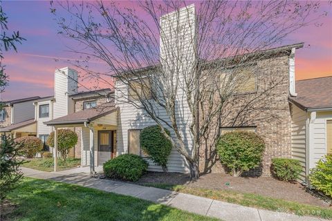 Photo of 1316 Daventry Court, Dayton, OH 45459 (MLS # 946387)