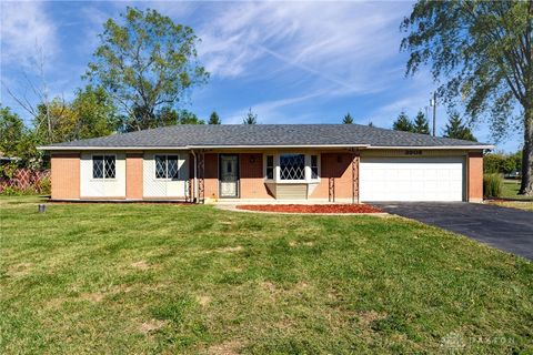 Photo of 3908 Barrymore Lane, Dayton, OH 45440 (MLS # 946546)