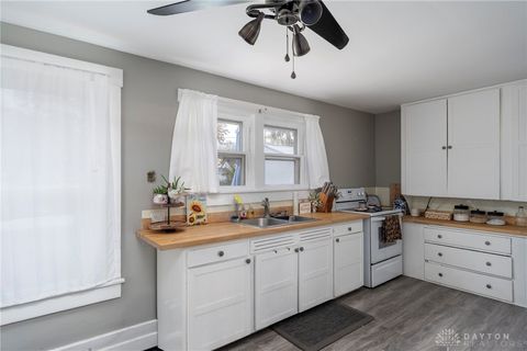 Tiny photo for 110 W Mound Street, South Charleston, OH 45368 (MLS # 947062)