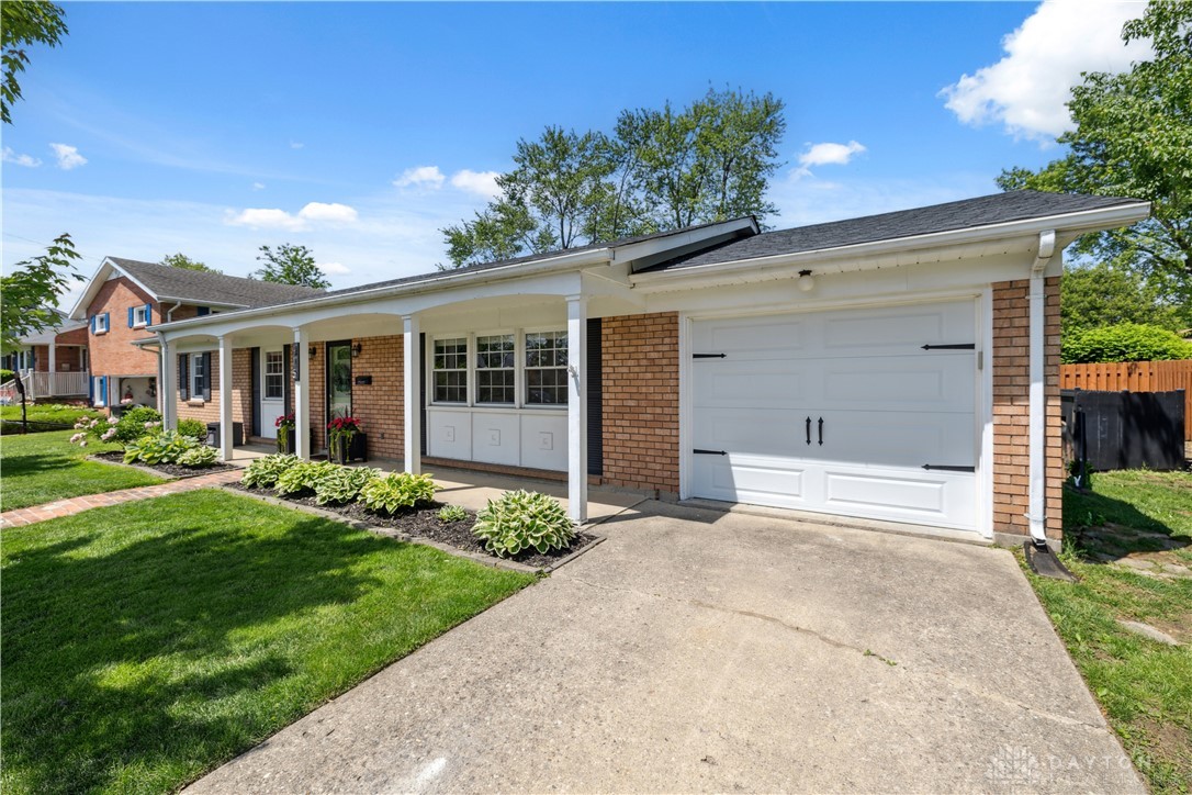 415 Rader Drive, Vandalia, Ohio image 2