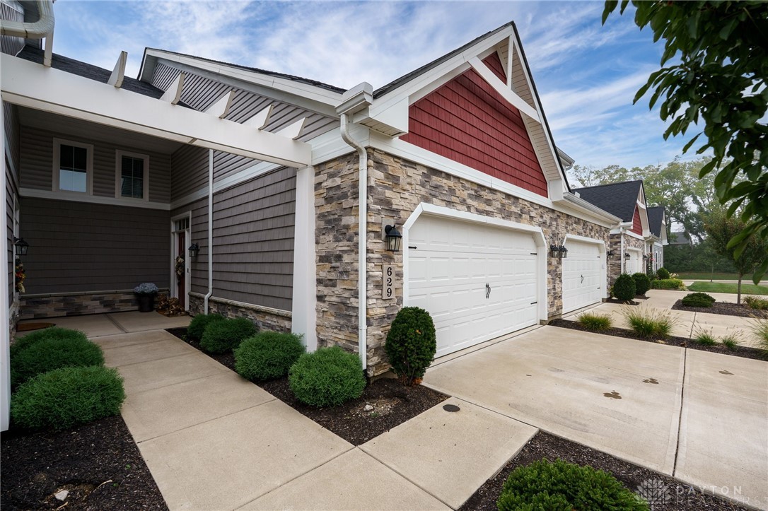 Beavercreek, Ohio 45430, United States, 2 Bedrooms Bedrooms, ,3 BathroomsBathrooms,Residential,Active,218910