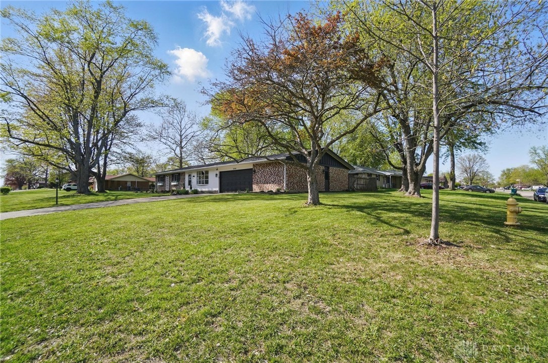 3594 Knollwood Drive, Beavercreek, Ohio image 4