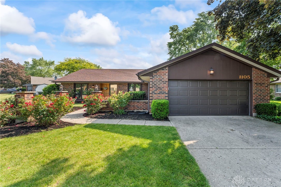 1105 Scenic Court, Troy, Ohio image 3