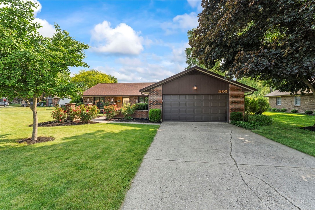 1105 Scenic Court, Troy, Ohio image 2