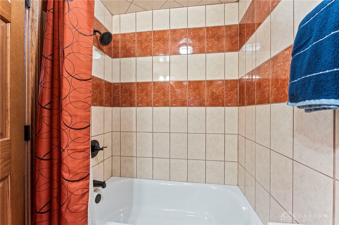 1105 Scenic Court, Troy, Ohio image 35