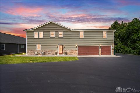 Photo of 855 Quarry Road, Silver Creek Twp, OH 45335 (MLS # 936694) Photo of 855 Quarry Road, Silver Creek Twp, OH 45335 (MLS # 936694)