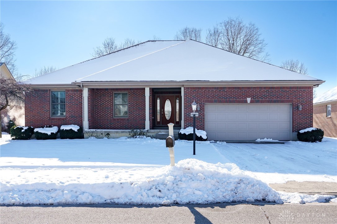 2444 Sydneys Bend Drive, Miamisburg, Ohio image 1