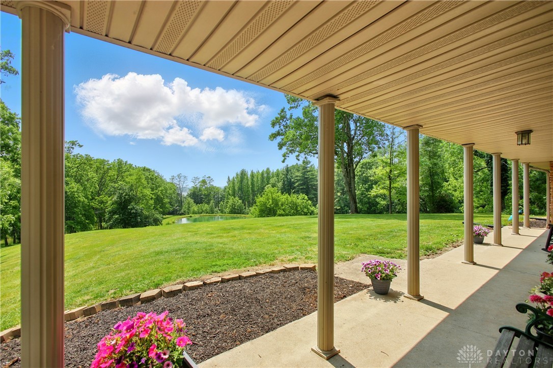 2590 Ross Lane, Springfield, Ohio image 8