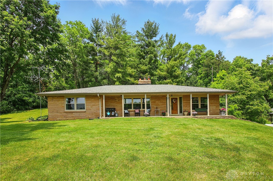 2590 Ross Lane, Springfield, Ohio image 1