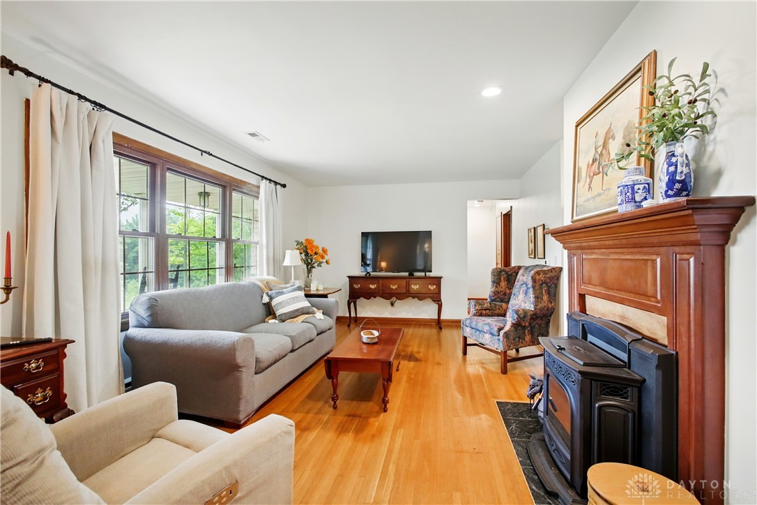 2590 Ross Lane, Springfield, Ohio image 12
