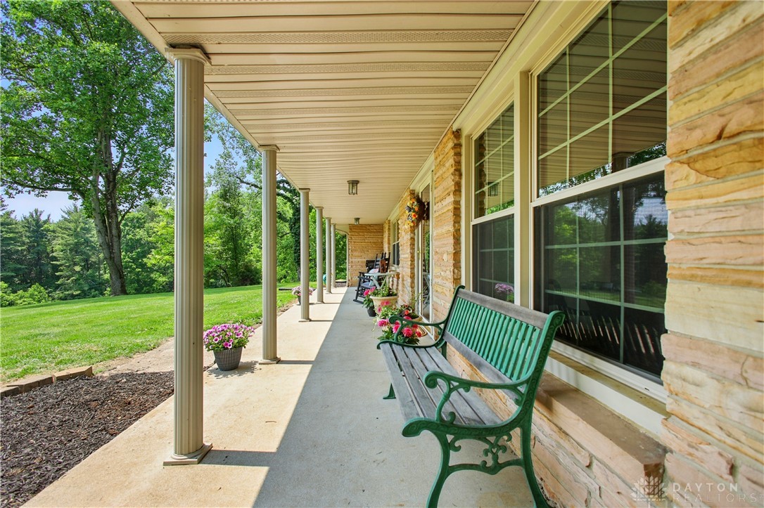 2590 Ross Lane, Springfield, Ohio image 7