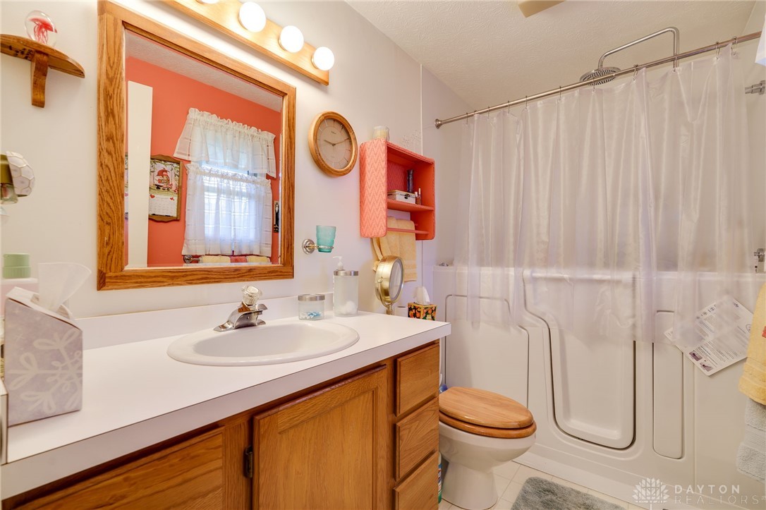 3765 Elmira Drive, Kettering, Ohio image 29