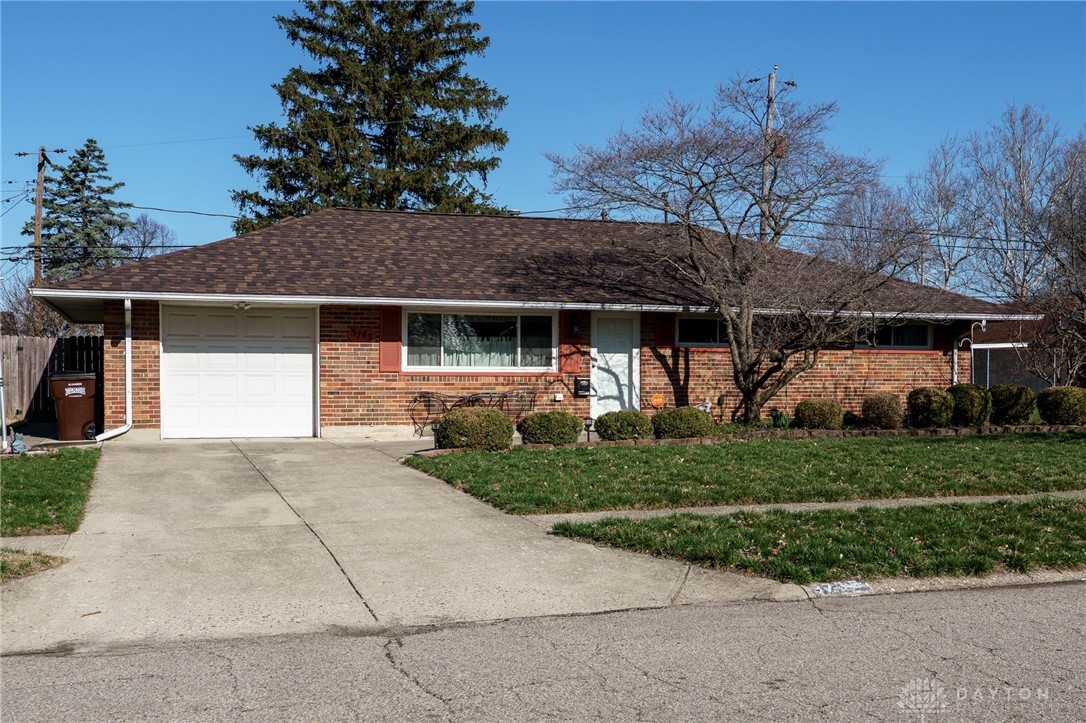 3765 Elmira Drive, Kettering, Ohio image 4