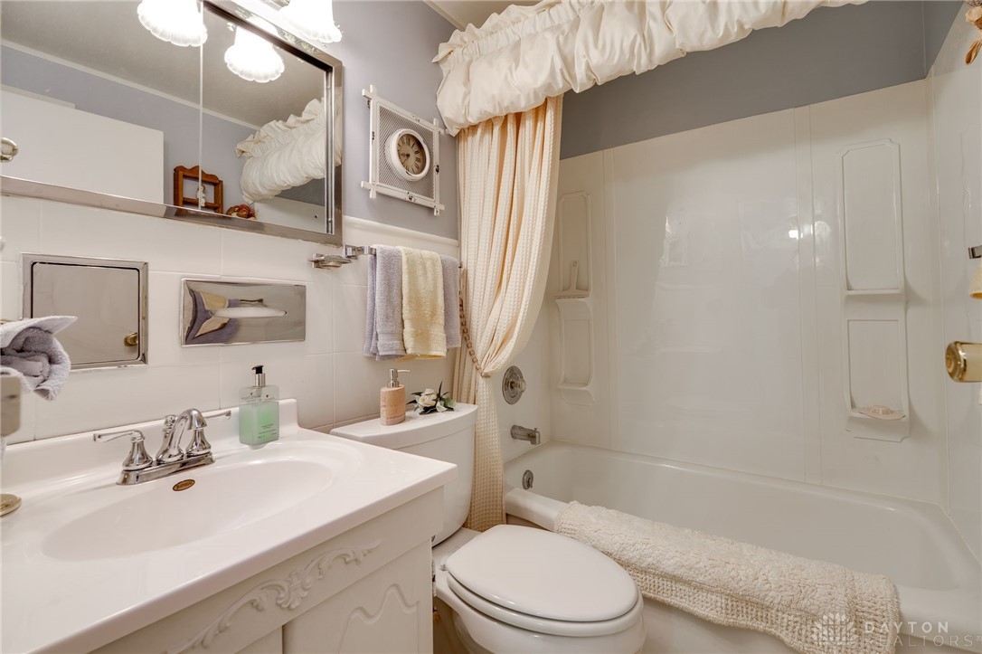 3765 Elmira Drive, Kettering, Ohio image 35