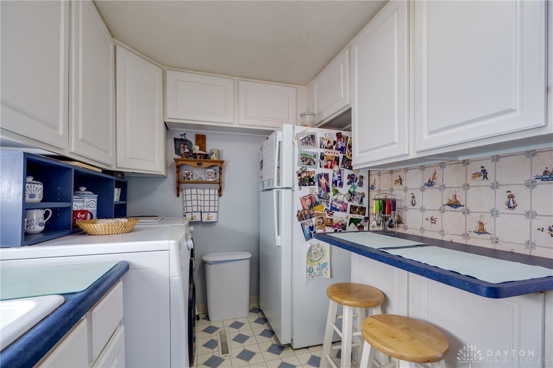 3765 Elmira Drive, Kettering, Ohio image 3