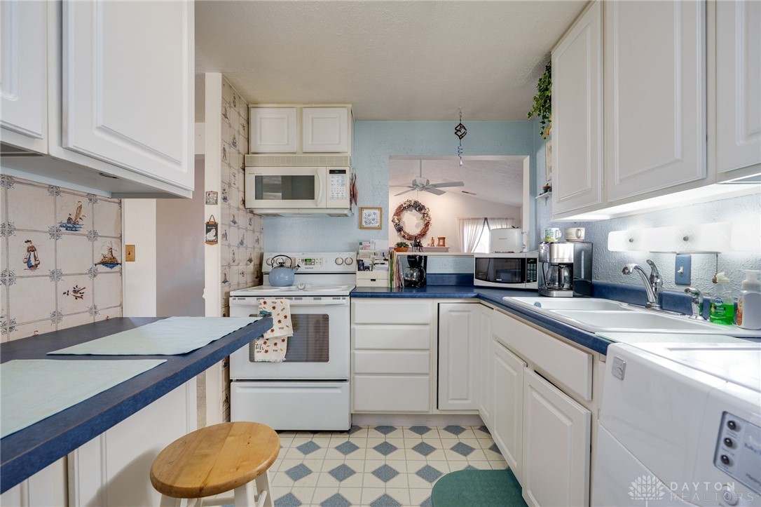 3765 Elmira Drive, Kettering, Ohio image 19