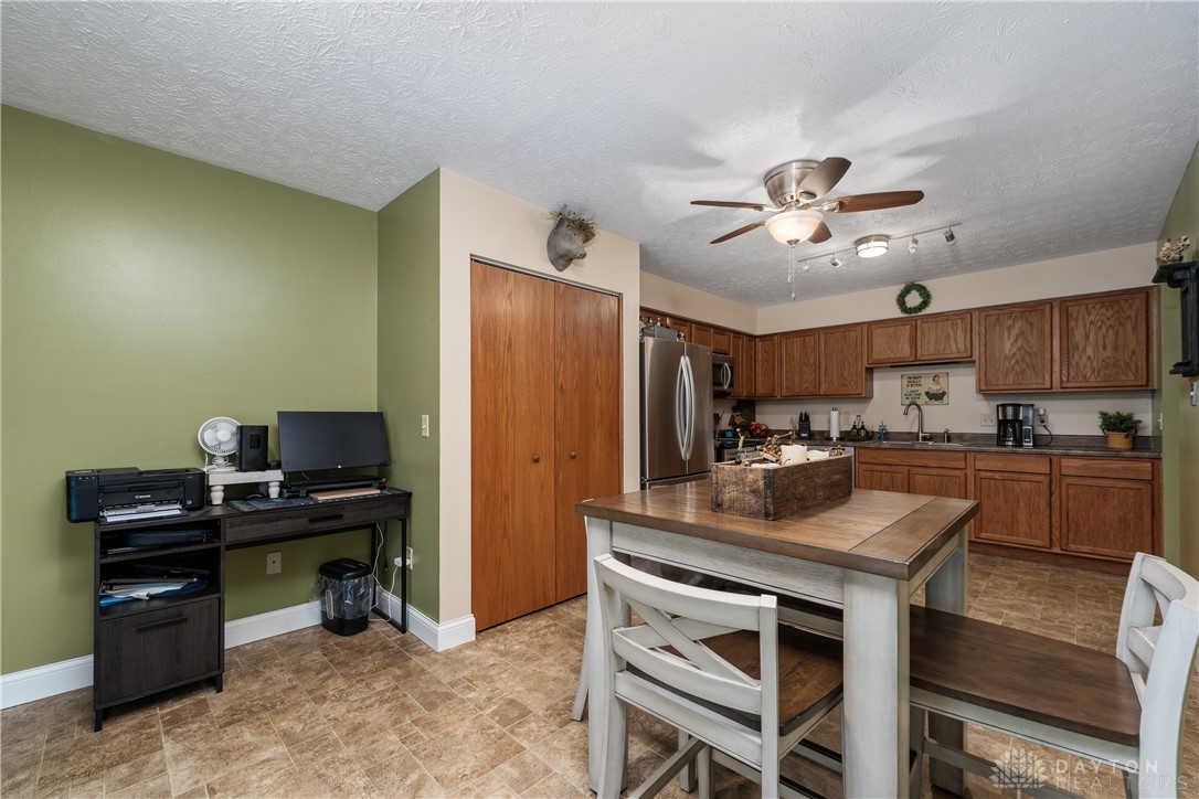 653 Hidden Valley Court, Fairborn, Ohio image 26