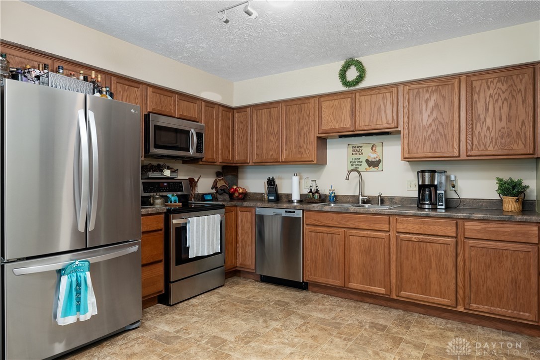653 Hidden Valley Court, Fairborn, Ohio image 22