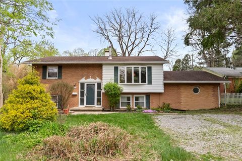 Photo of 117 Allen Street, Yellow Springs Vlg, OH 45387 (MLS # 956817)