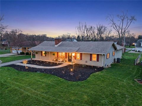 Homes For Sale - 250 E Weaver Street<br/> New Lebanon, OH 45345