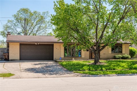 Photo of 189 Katy Lane, Englewood, OH 45322 (MLS # 958669)