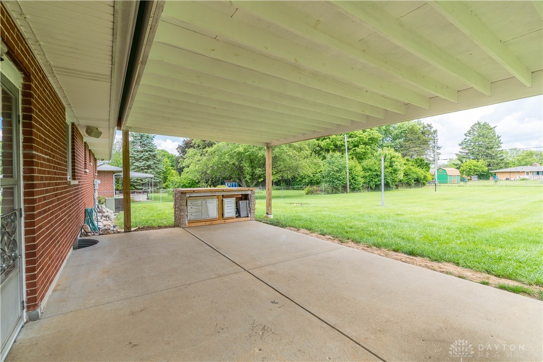692 Sueden Drive, Beavercreek, Ohio image 31