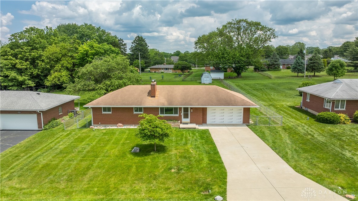 692 Sueden Drive, Beavercreek, Ohio image 4