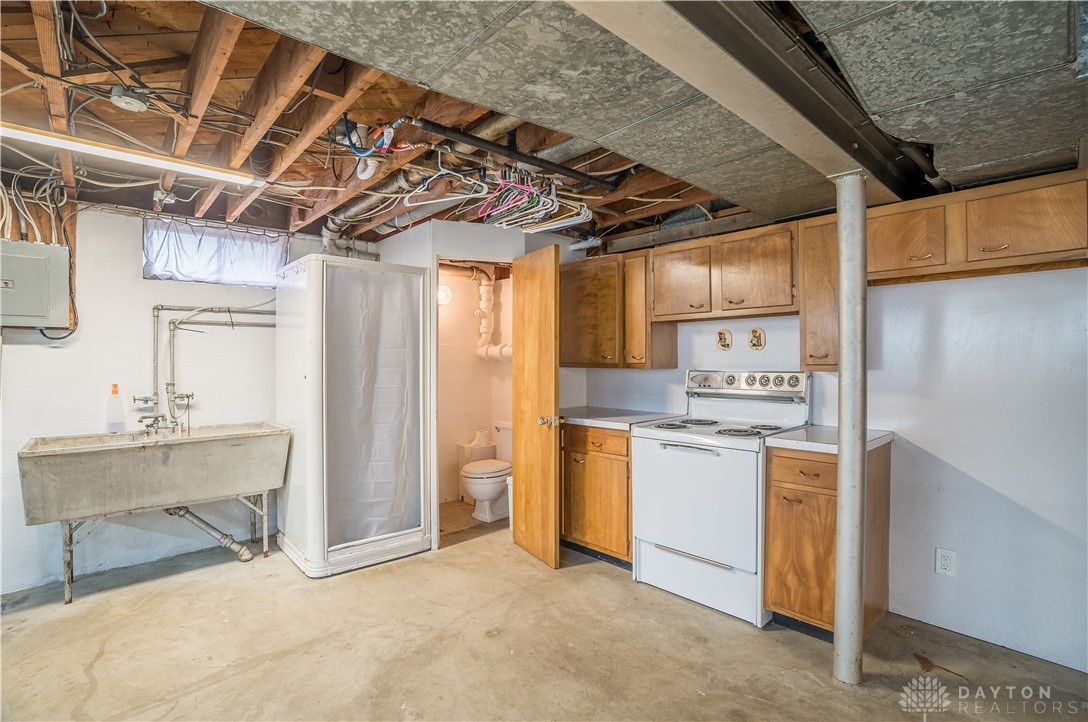 692 Sueden Drive, Beavercreek, Ohio image 27