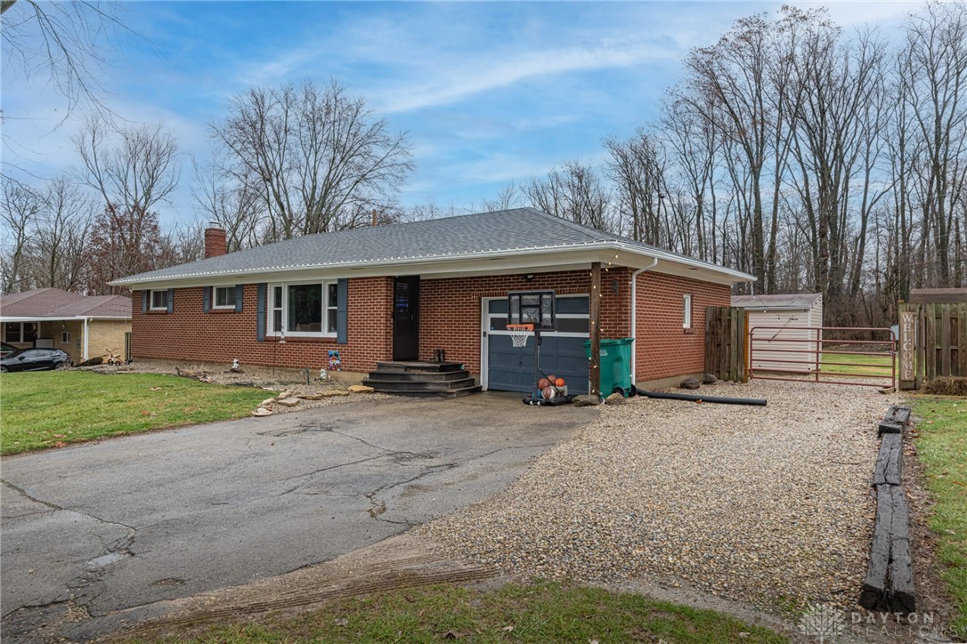 1668 Lucas Drive, Springfield, Ohio image 3