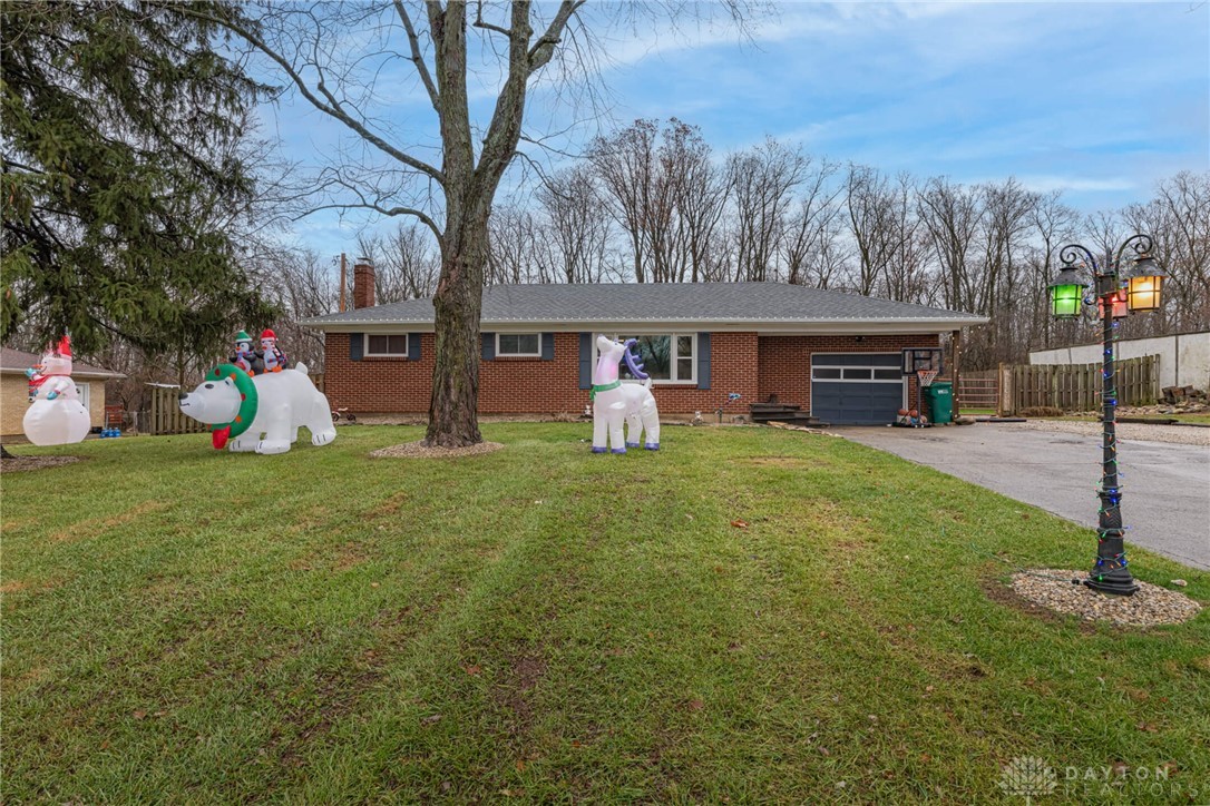 1668 Lucas Drive, Springfield, Ohio image 2