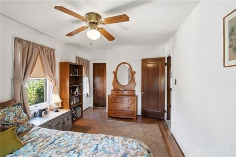 Tiny photo for 13 Kenwood Drive, Middletown, OH 45042 (MLS # 946485)