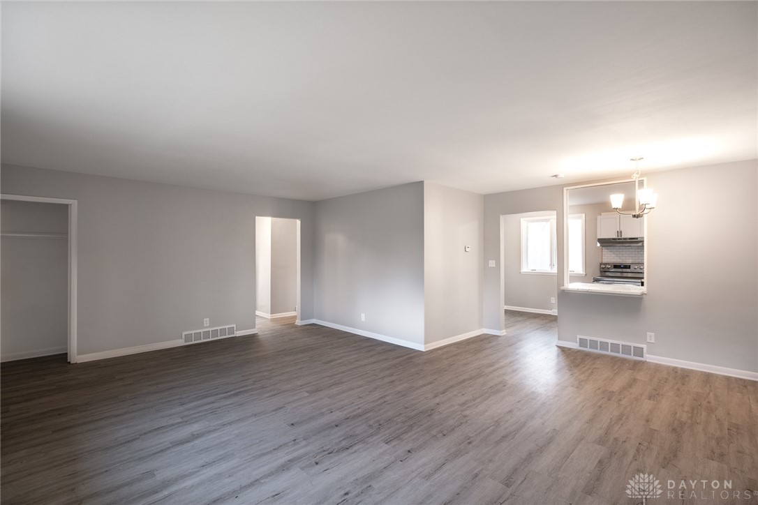 Kettering, Ohio 45429, United States, 3 Bedrooms Bedrooms, ,3 BathroomsBathrooms,Residential,Pending,99825