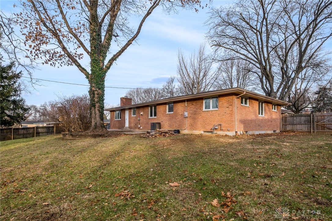 Kettering, Ohio 45429, United States, 3 Bedrooms Bedrooms, ,3 BathroomsBathrooms,Residential,Pending,99825