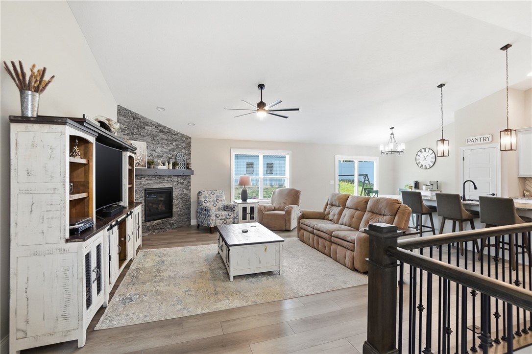 1815 E Lindsey Avenue