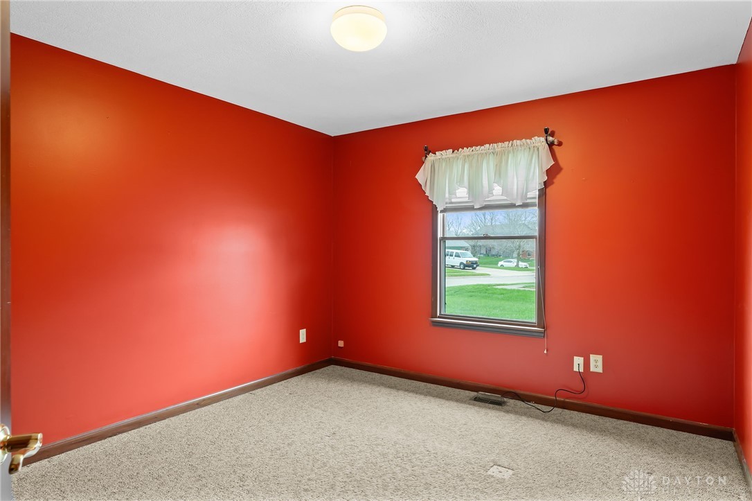 545 Flanders Avenue, Brookville, Ohio image 22
