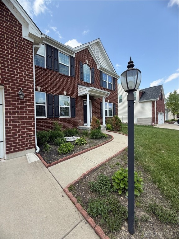 3109 Coneflower Drive, Tipp City, Ohio image 2