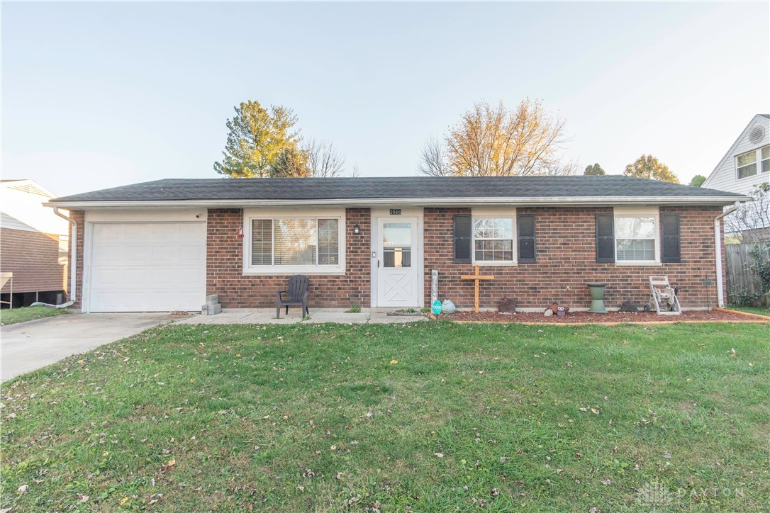 2516 Thornhill Drive, Troy, Ohio image 1