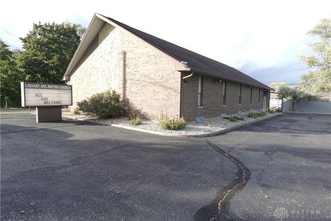 Photo of 543 W Funderburg Road, Fairborn, OH 45324 (MLS # 949385)