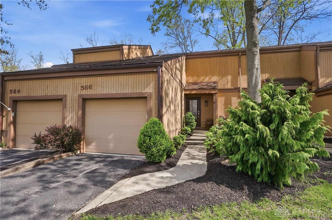 566 Maple Lane