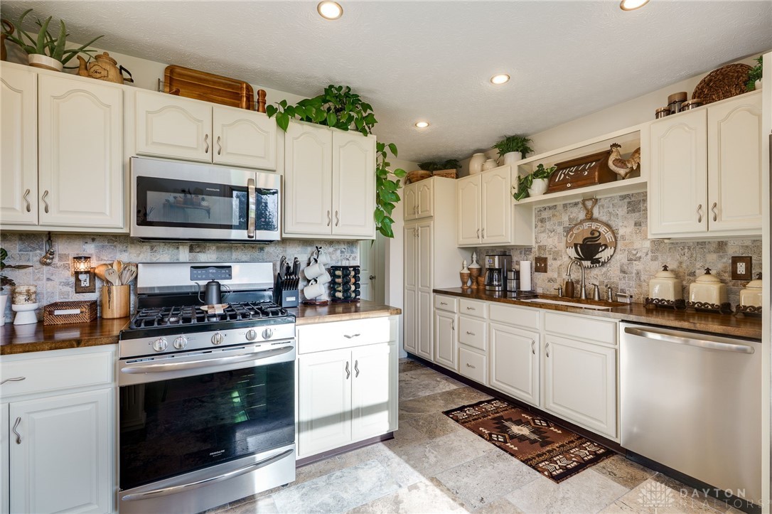 5335 Greg Drive, Saint Paris, Ohio image 13